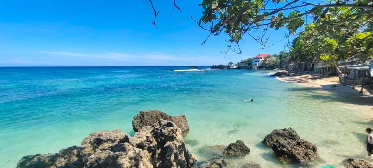 Traditional Private Guesthouse In Patar Beach Bolinao Esterno foto