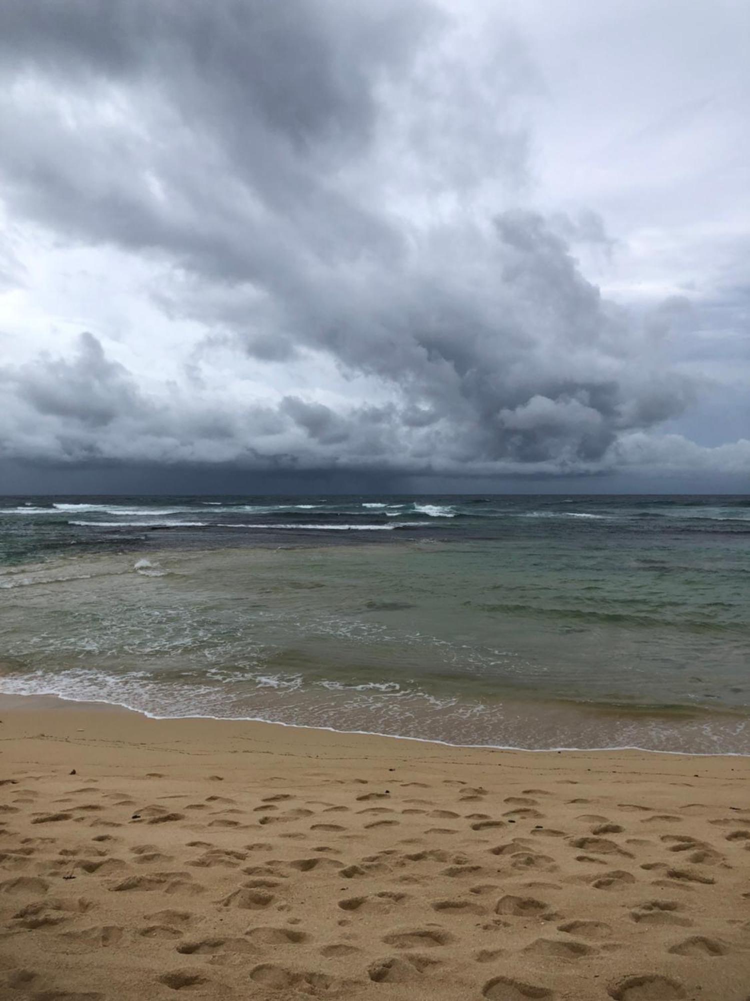 Traditional Private Guesthouse In Patar Beach Bolinao Esterno foto
