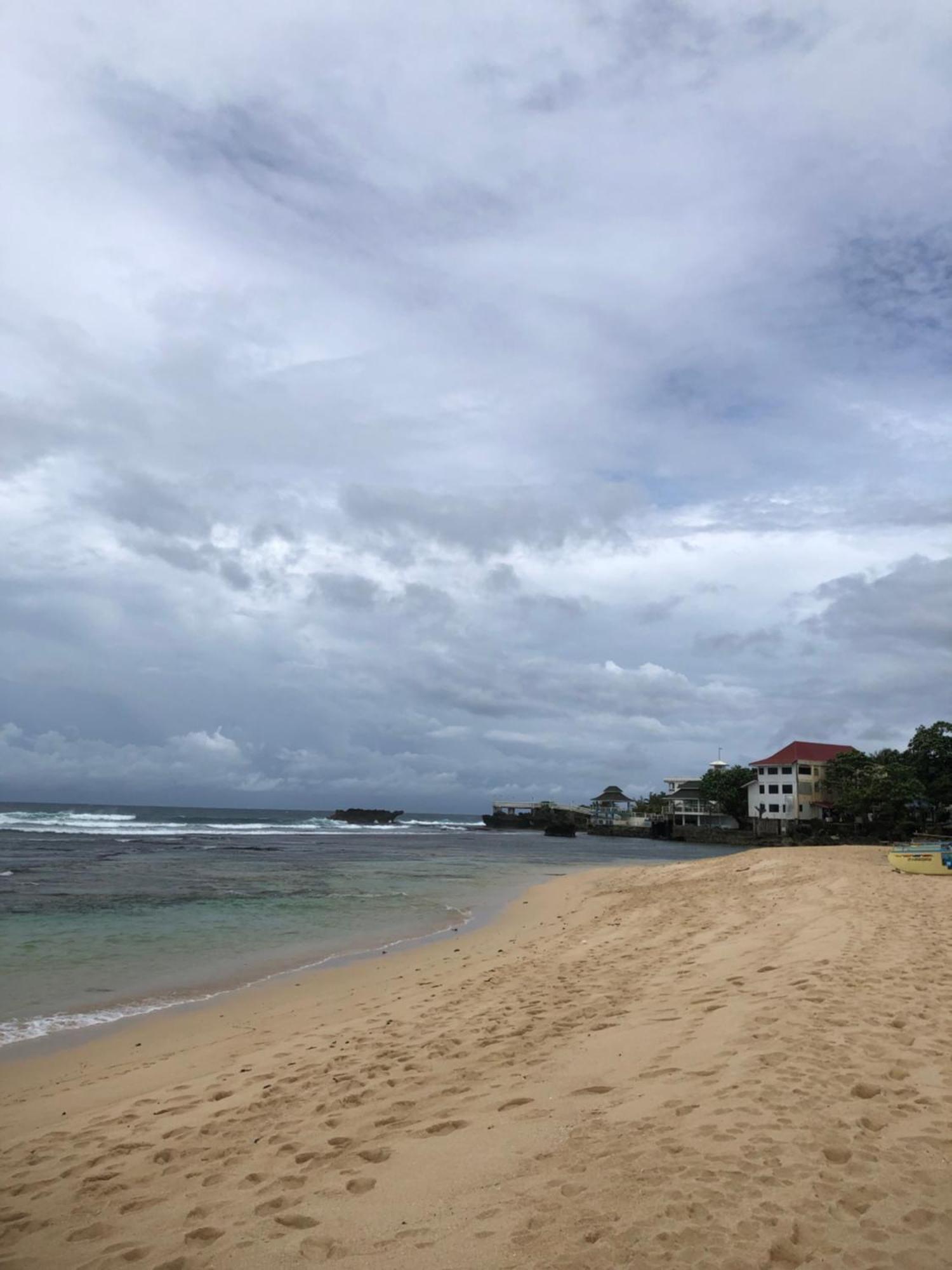 Traditional Private Guesthouse In Patar Beach Bolinao Esterno foto